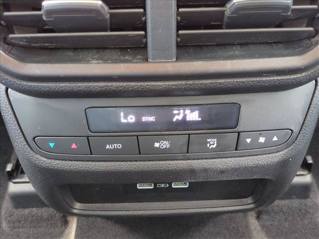 Certified 2023 Honda Pilot Touring image 18