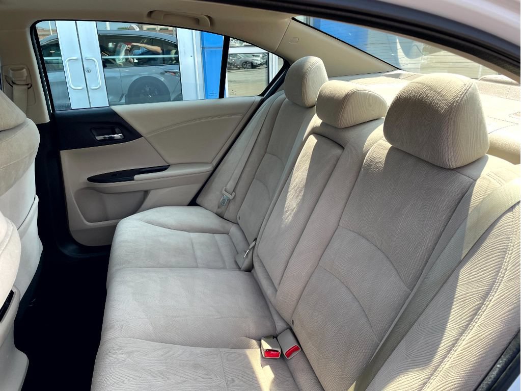 Used 2015 Honda Accord EX image 10