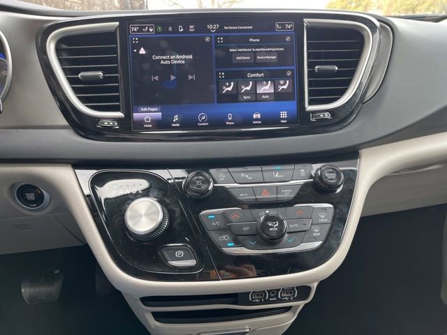 Used 2024 Chrysler Pacifica Touring-L image 33