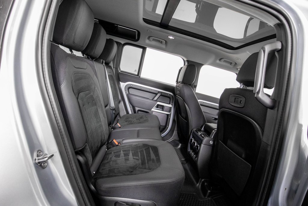 Used 2020 Land Rover Defender 110 SE image 12