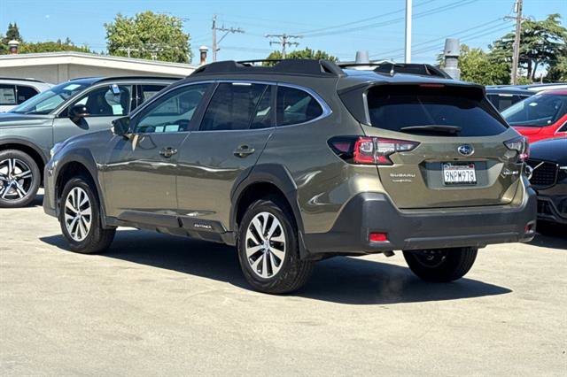 Used 2024 Subaru Outback Premium AWD/4WD image 5