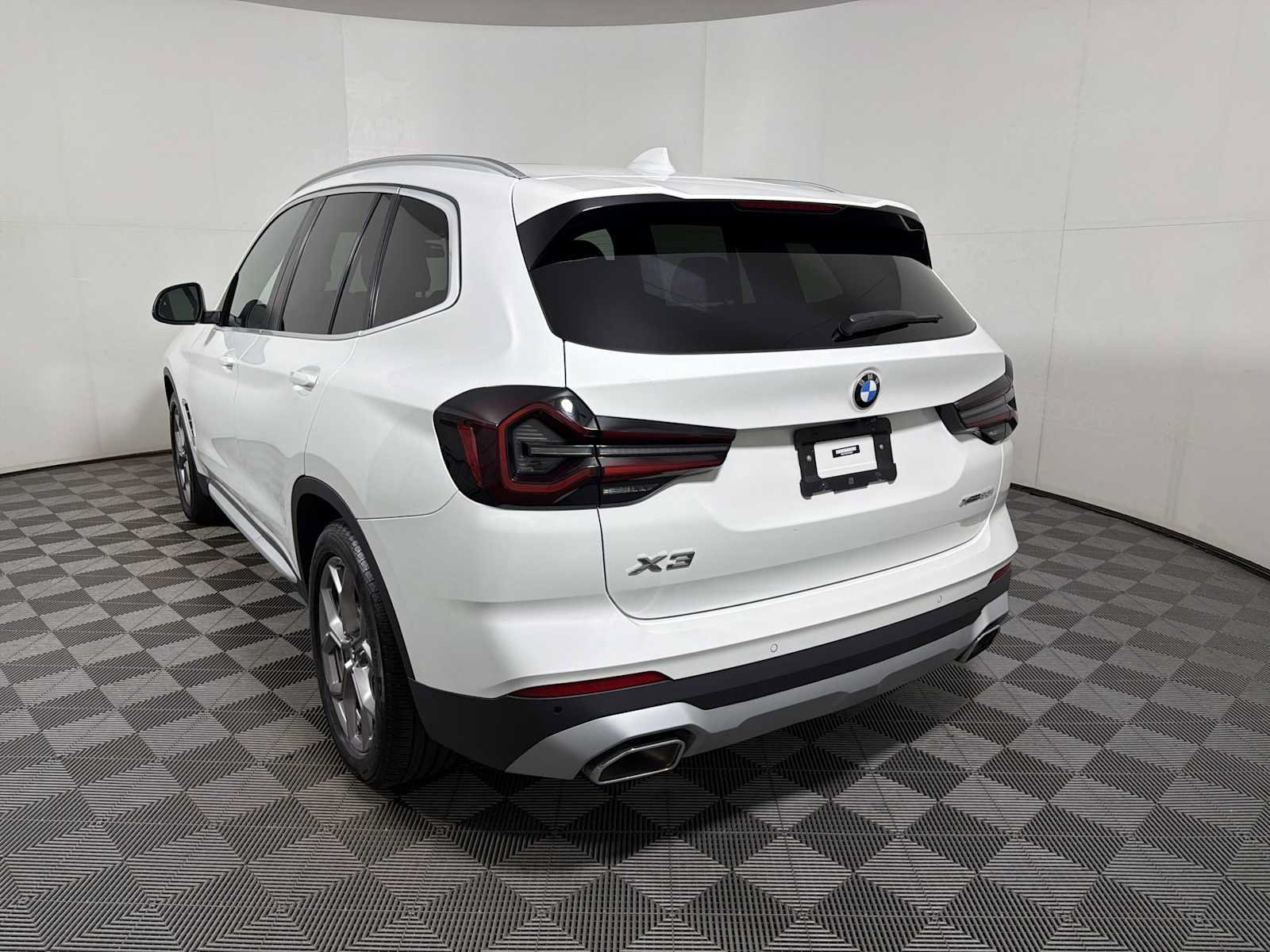 Used 2023 BMW X3 xDrive30i w/ Convenience Package w/ZPA AWD/4WD image 5