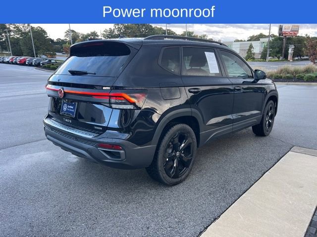 Certified 2025 Volkswagen Taos SE image 7