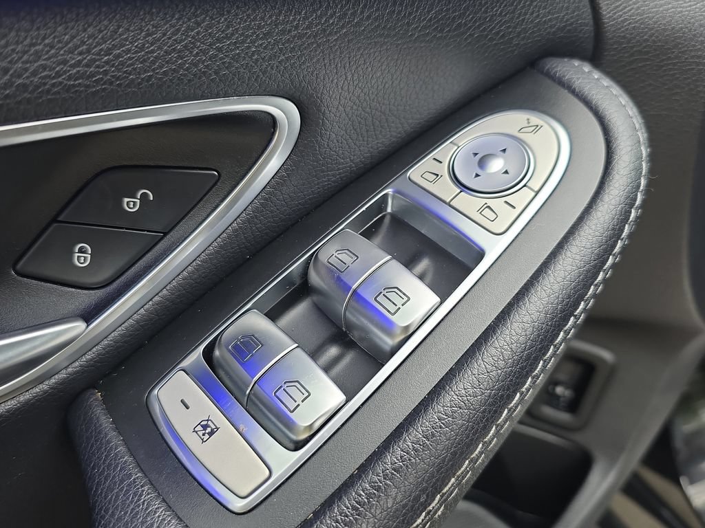 Used 2019 Mercedes-Benz C 300 Sedan w/ AMG Line image 22