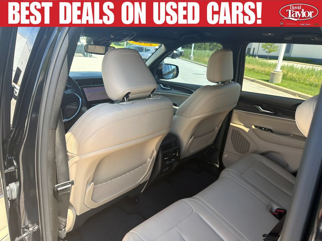 Used 2023 Jeep Grand Cherokee Limited AWD/4WD image 23