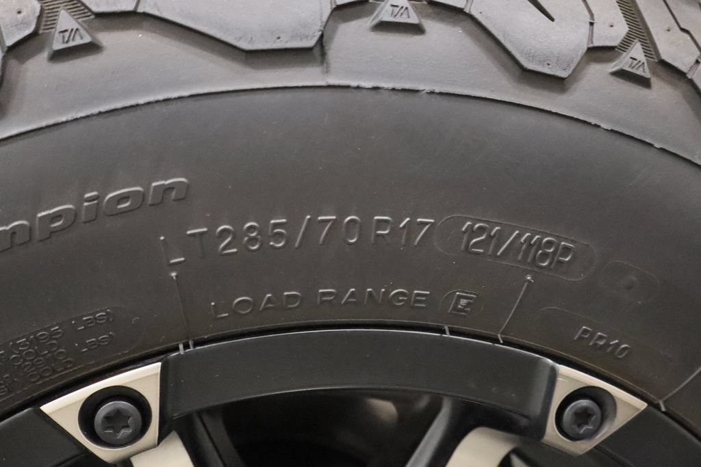 Used 2012 Jeep Wrangler Unlimited Sahara w/ Max Tow Pkg AWD/4WD image 36