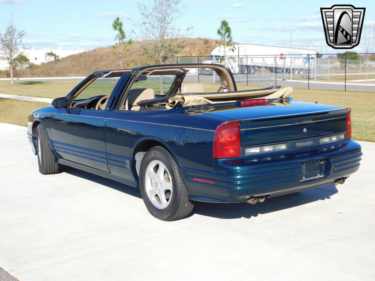 Used 1995 Oldsmobile Cutlass Supreme Convertible image 7
