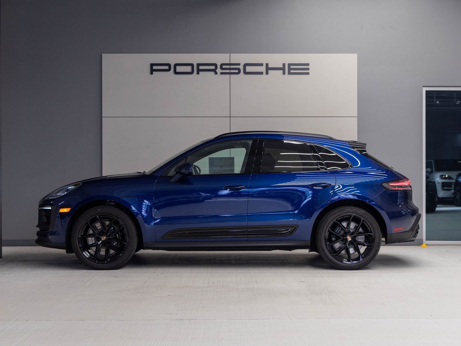 New 2026 Porsche Macan GTS image 2