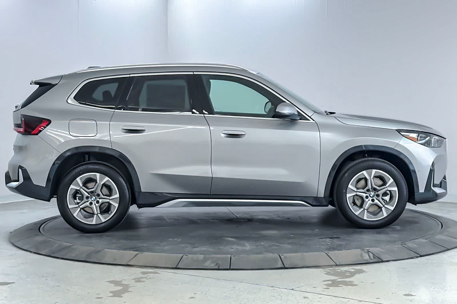 New 2026 BMW X1 xDrive28i AWD/4WD image 8