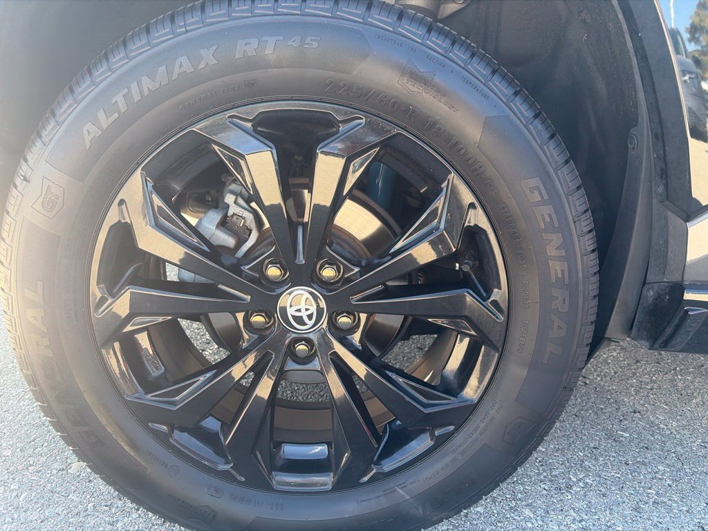 Used 2023 Toyota RAV4 XSE AWD/4WD image 6