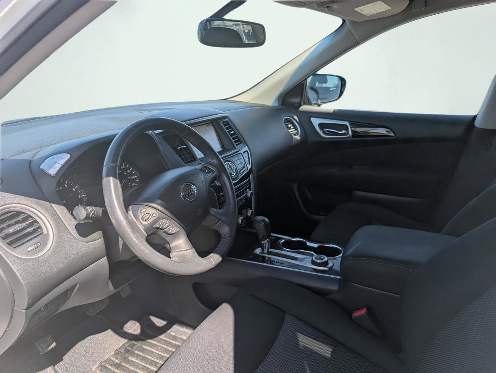 Used 2017 Nissan Pathfinder SV w/ SV Tech Package AWD/4WD image 11