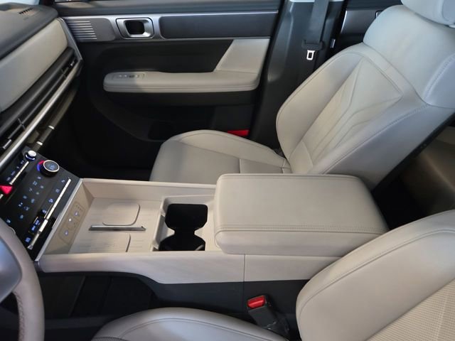 Used 2025 Hyundai Santa Fe SEL FWD image 20
