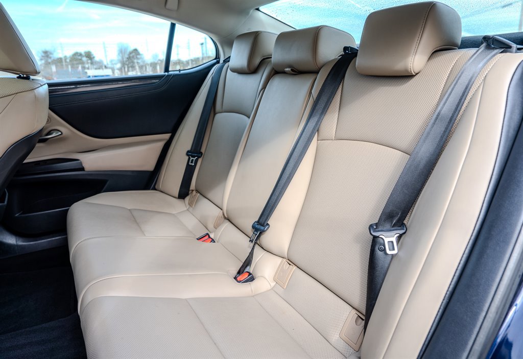 Used 2020 Lexus ES 350 image 29