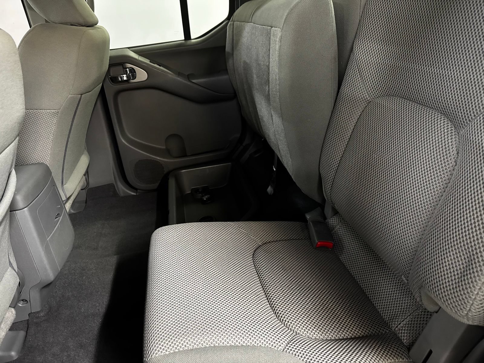 Used 2020 Nissan Frontier SV w/ Midnight Edition Floor Mats AWD/4WD image 31