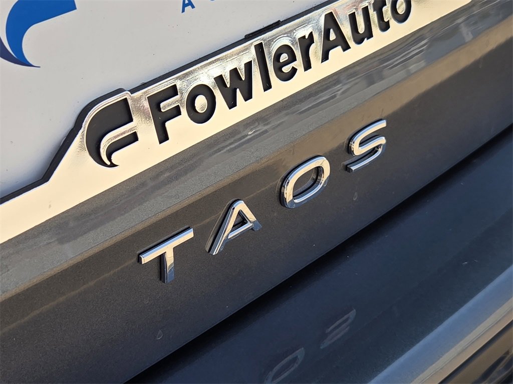 New 2025 Volkswagen Taos SEL image 8