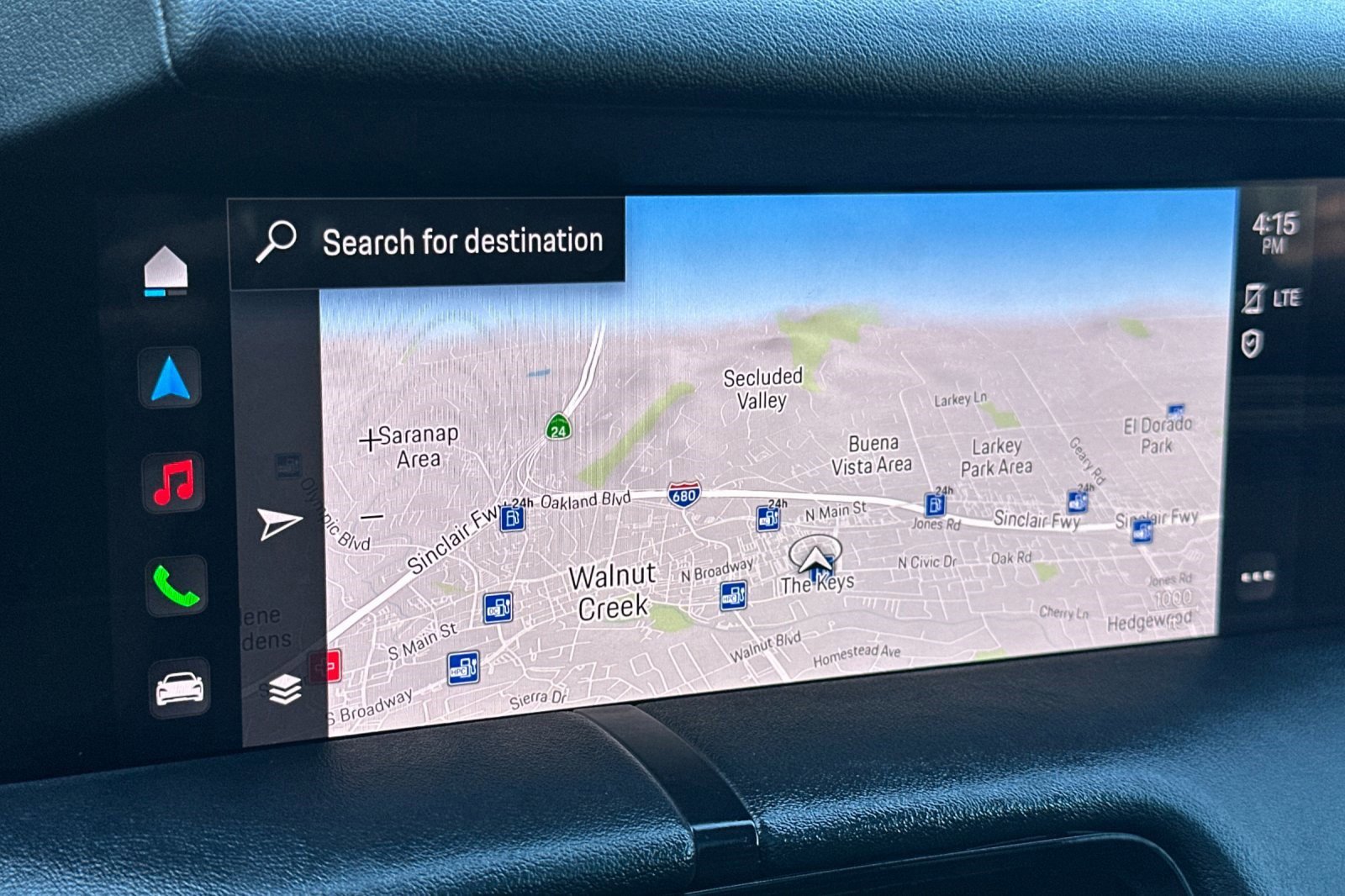 Used 2022 Porsche Taycan 4S image 25