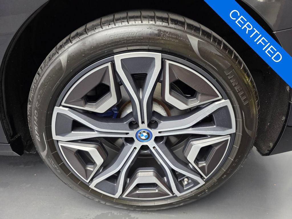 Used 2024 BMW iX xDrive50 w/ Sport Package AWD/4WD image 17