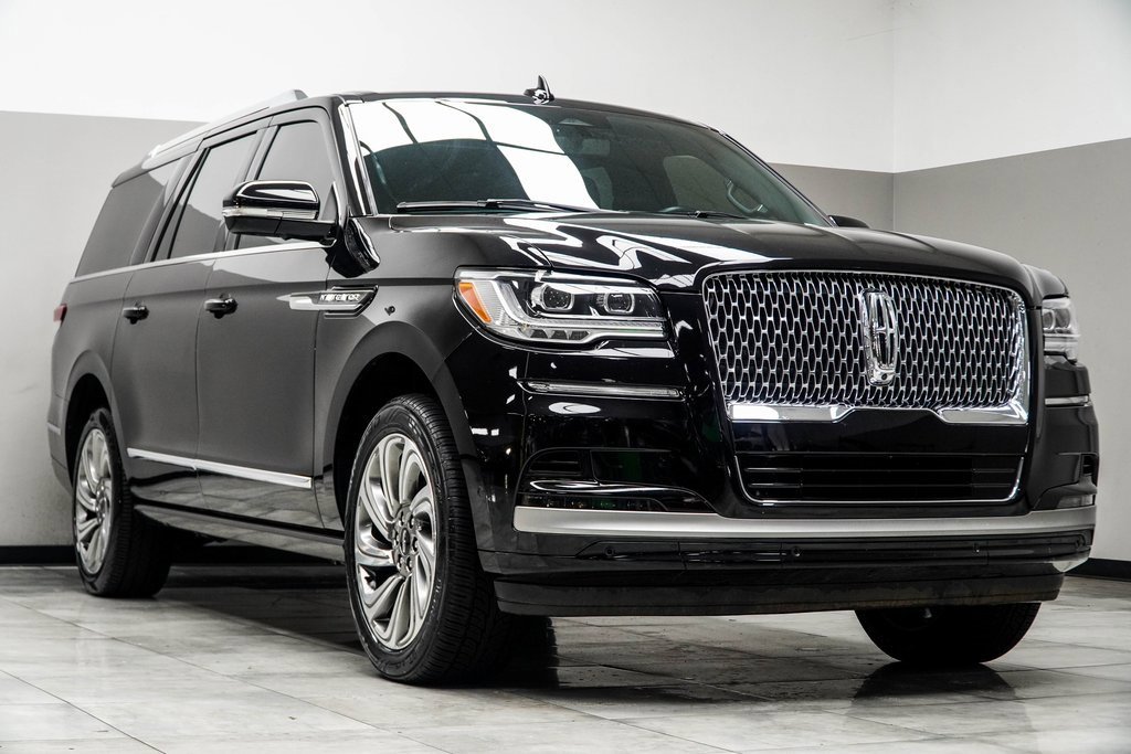 Used 2024 Lincoln Navigator L 4WD image 4