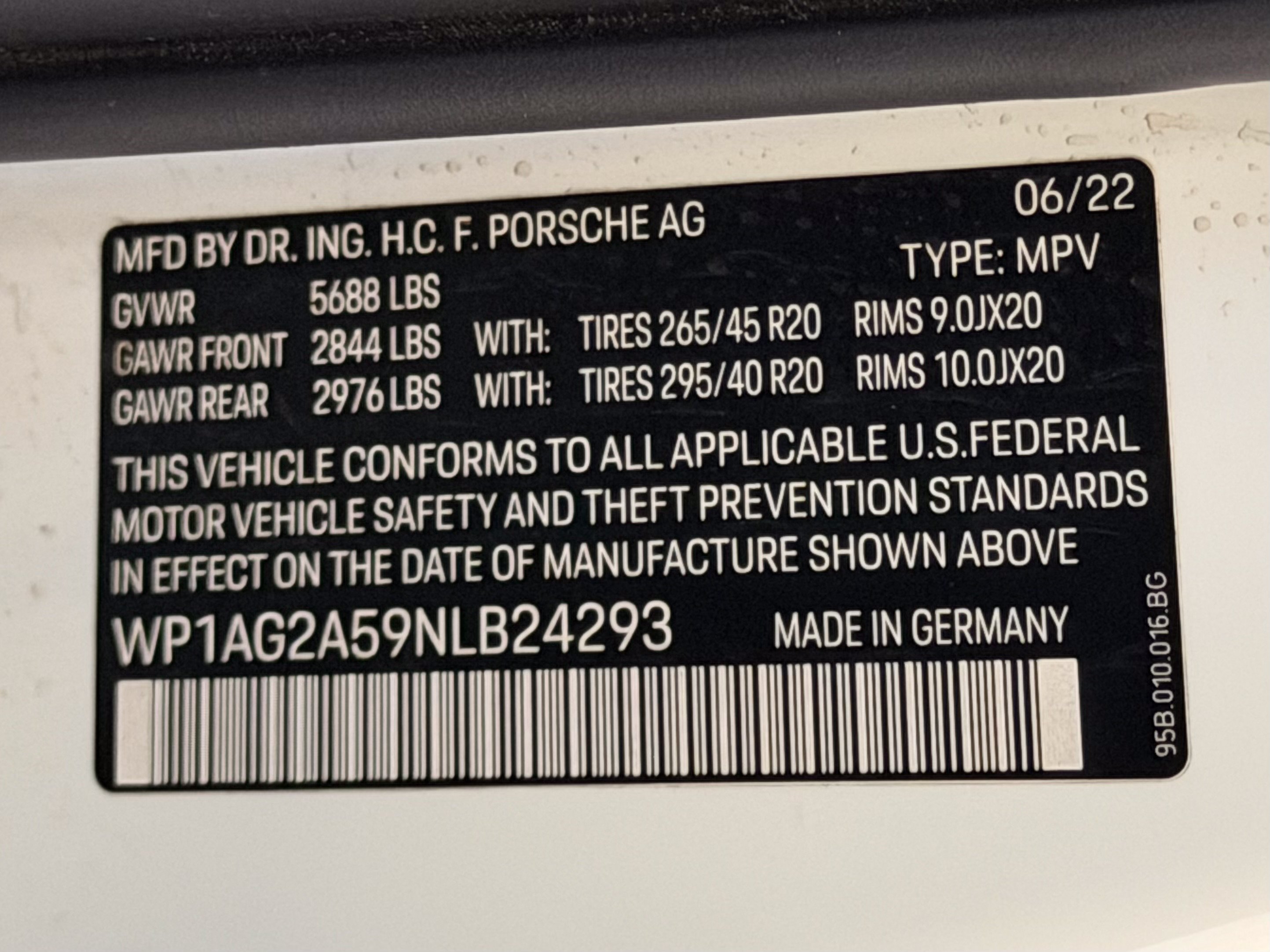 Certified 2022 Porsche Macan S AWD/4WD image 26