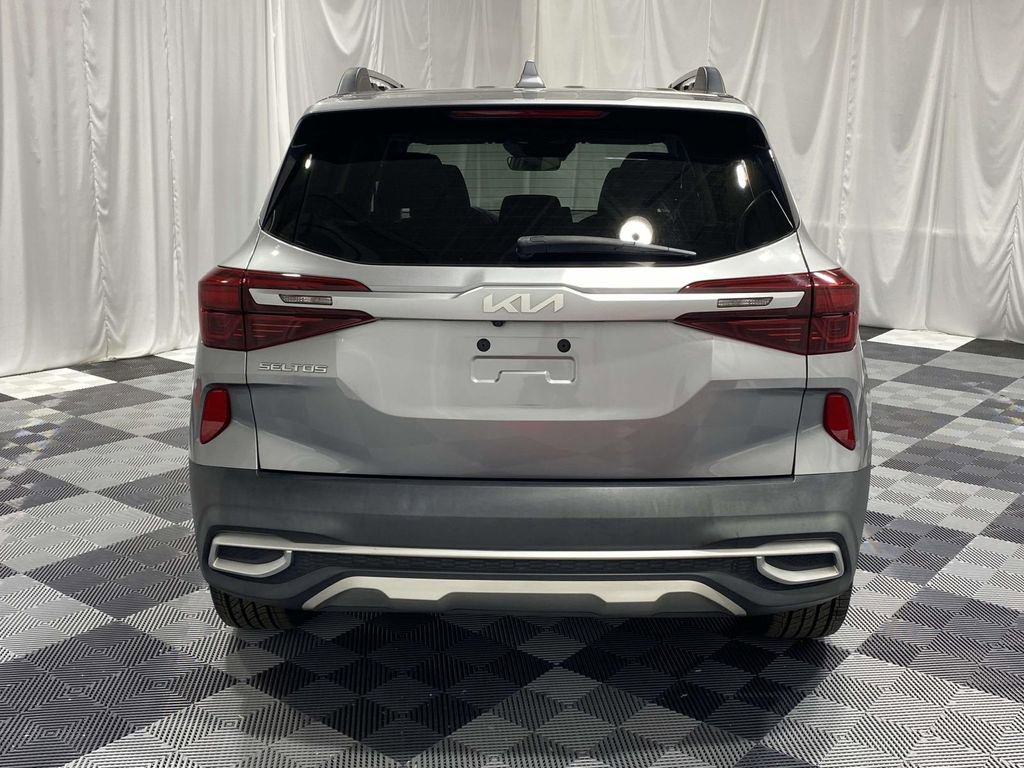 Used 2022 Kia Seltos Nightfall Edition image 3