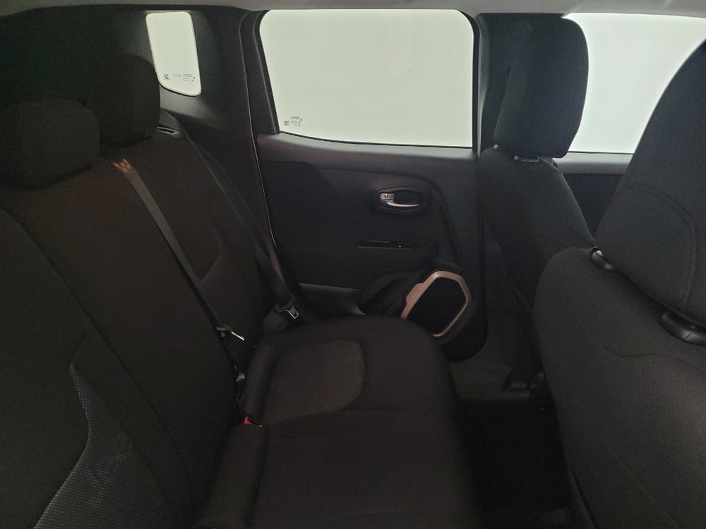 Used 2016 Jeep Renegade Latitude AWD/4WD image 19