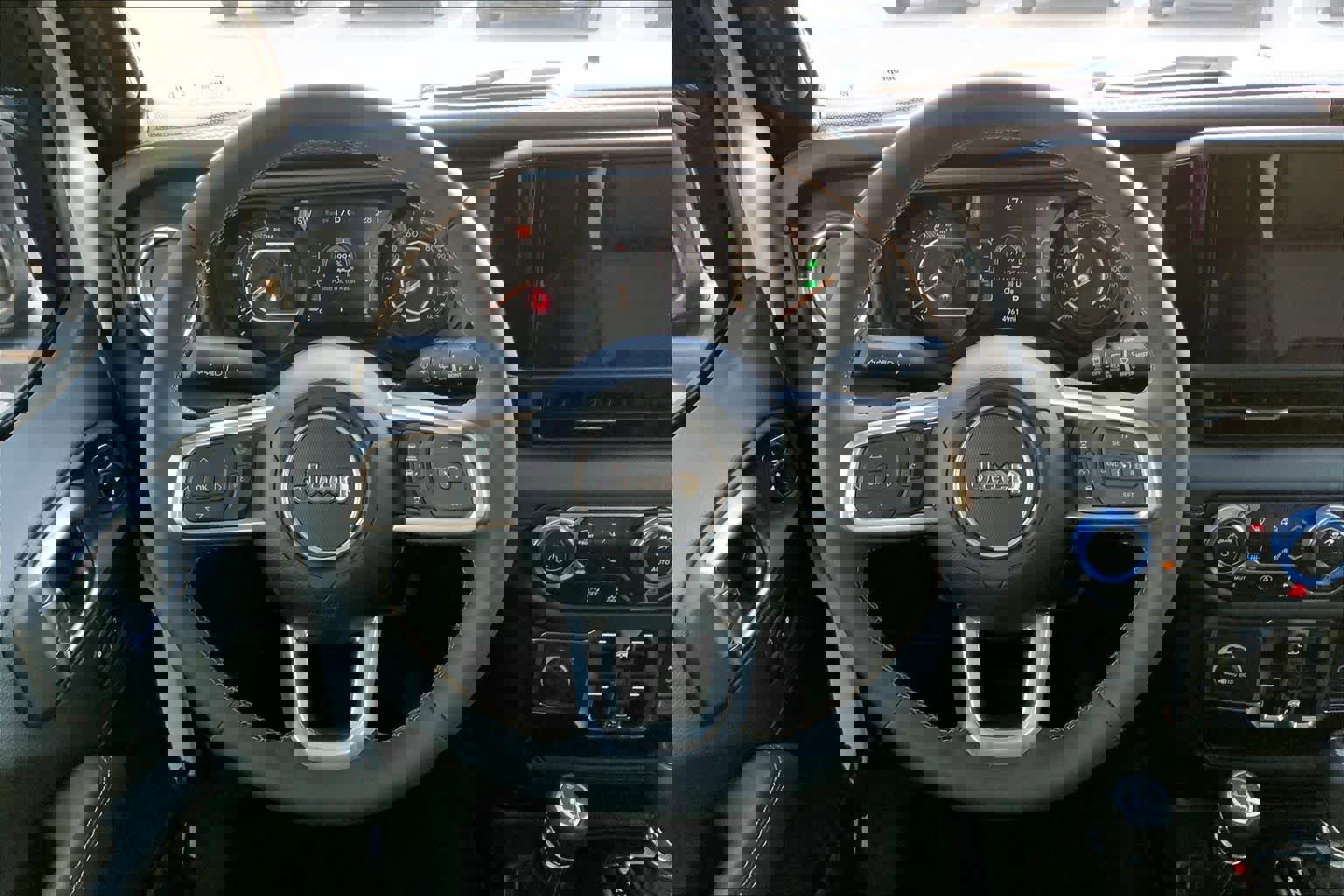 Used 2025 Jeep Wrangler Sahara w/ Safety Group image 5