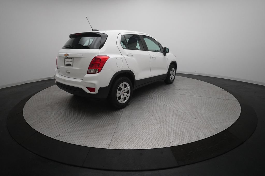 Used 2017 Chevrolet Trax LS FWD image 32