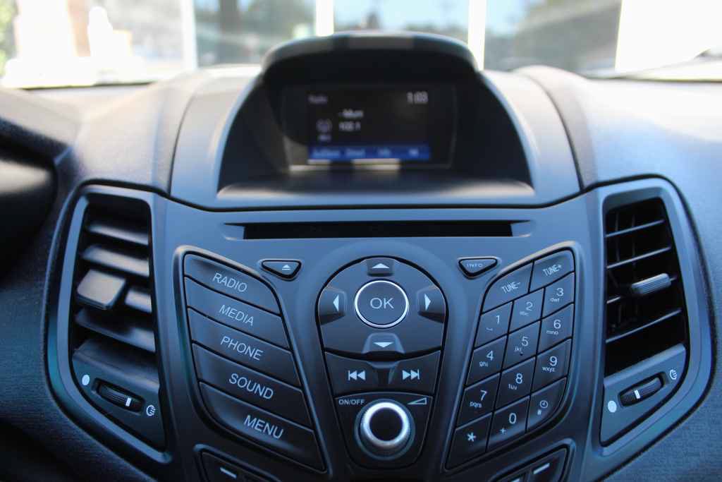 Used 2018 Ford Fiesta SE FWD image 21