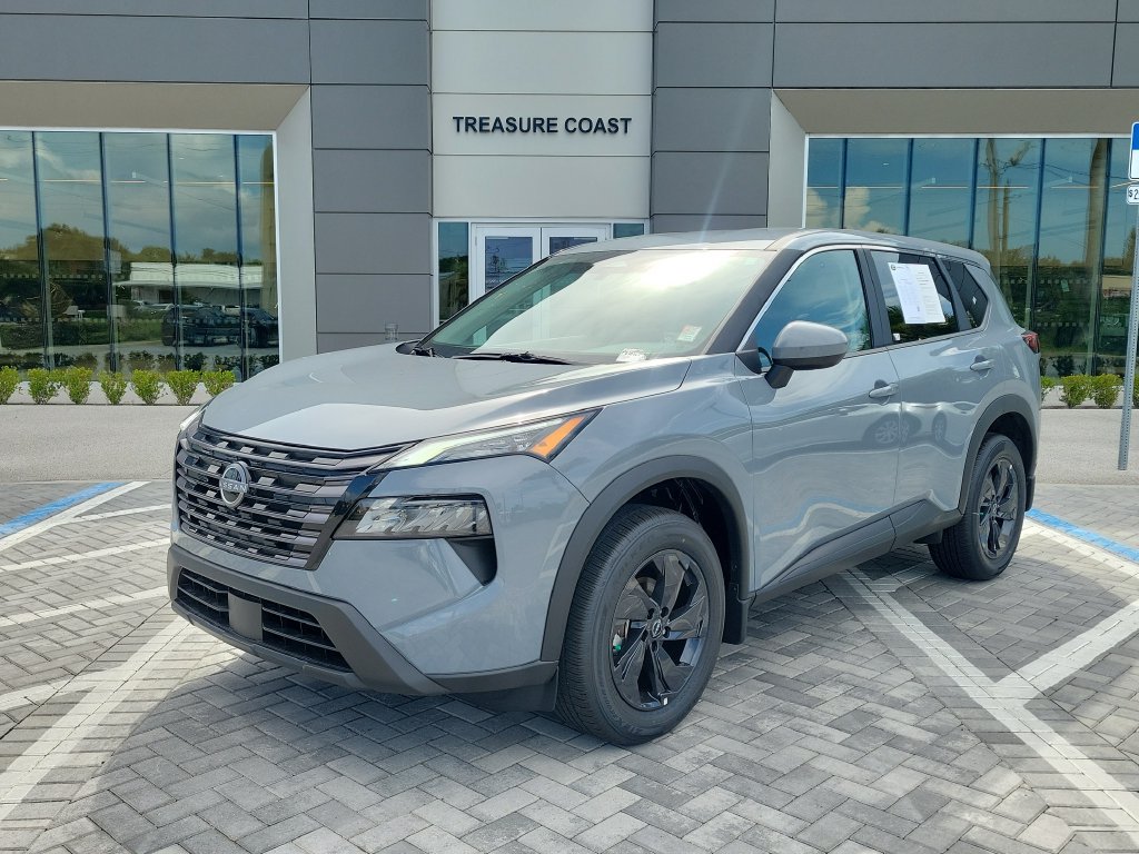 Used 2026 Nissan Rogue SV FWD image 1