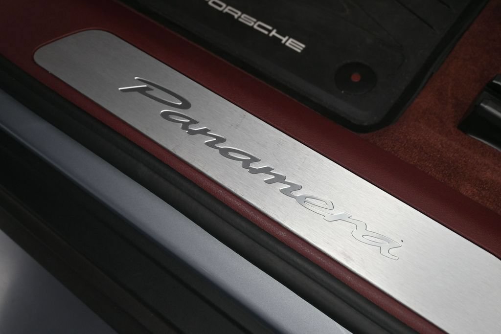 Certified 2025 Porsche Panamera 4 AWD/4WD image 32