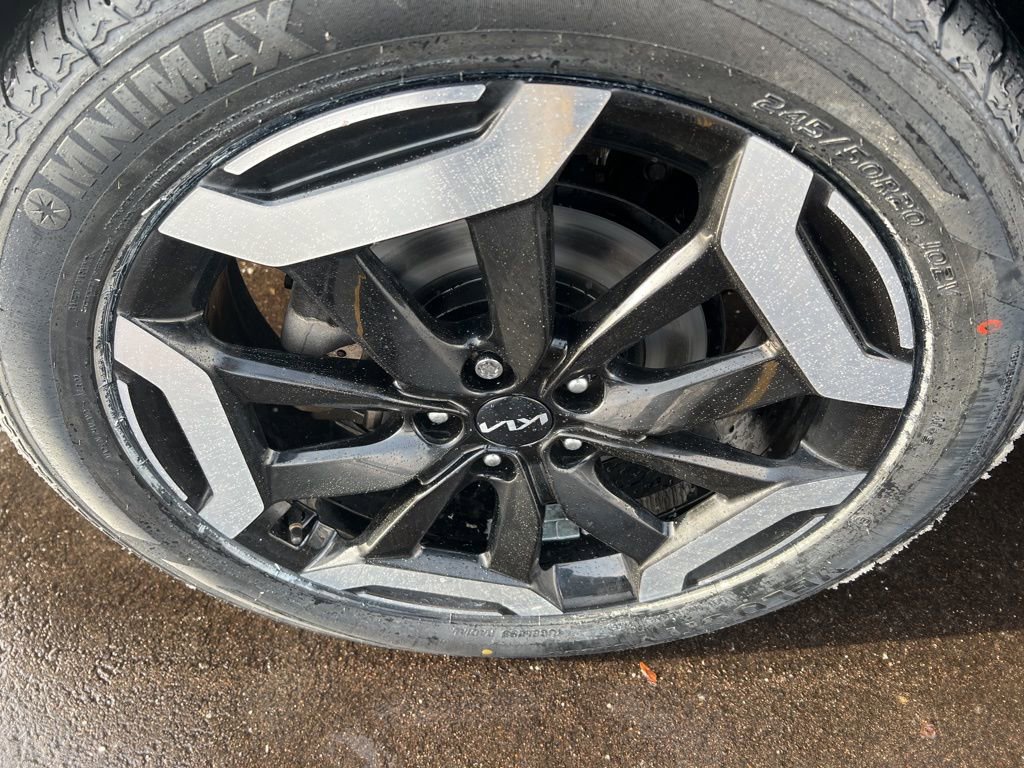 Certified 2023 Kia Telluride S w/ S Sunroof Package image 40