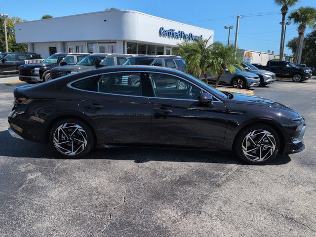 Certified 2024 Hyundai Sonata SEL w/ Convenience Package FWD image 3