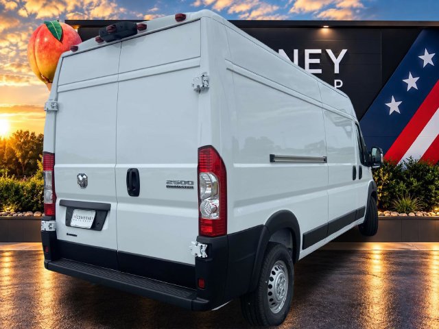 New 2024 RAM ProMaster 2500 w/ Convenience Group FWD image 3