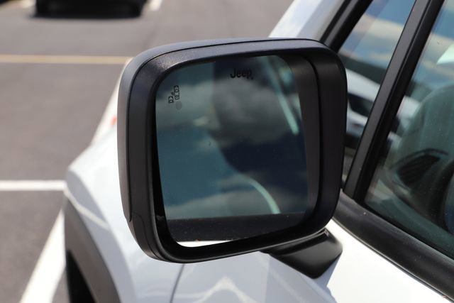 Used 2022 Jeep Renegade Latitude w/ Convenience Group AWD/4WD image 10