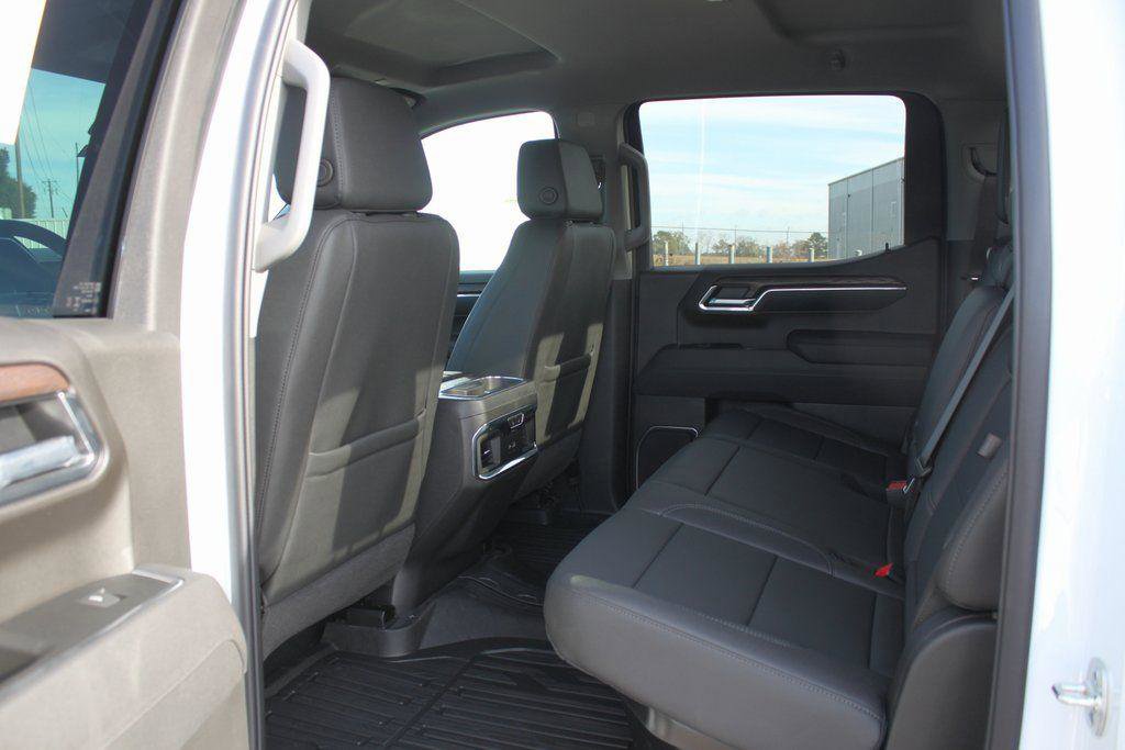 New 2026 GMC Sierra 1500 SLT w/ SLT Premium Plus Package image 6
