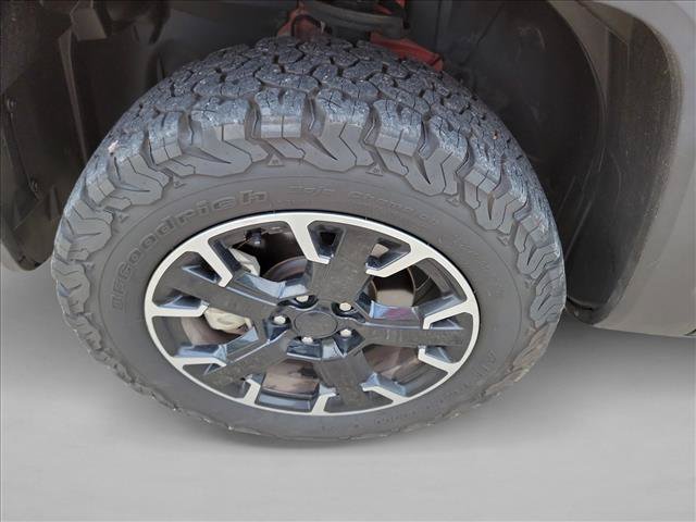 Used 2023 Jeep Renegade Latitude w/ Sun/Sound Group AWD/4WD image 9