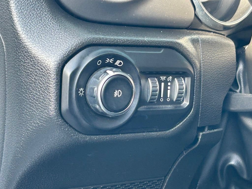Used 2022 Jeep Wrangler Sport AWD/4WD image 30