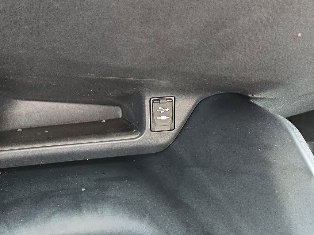 Used 2018 Toyota C-HR XLE image 26