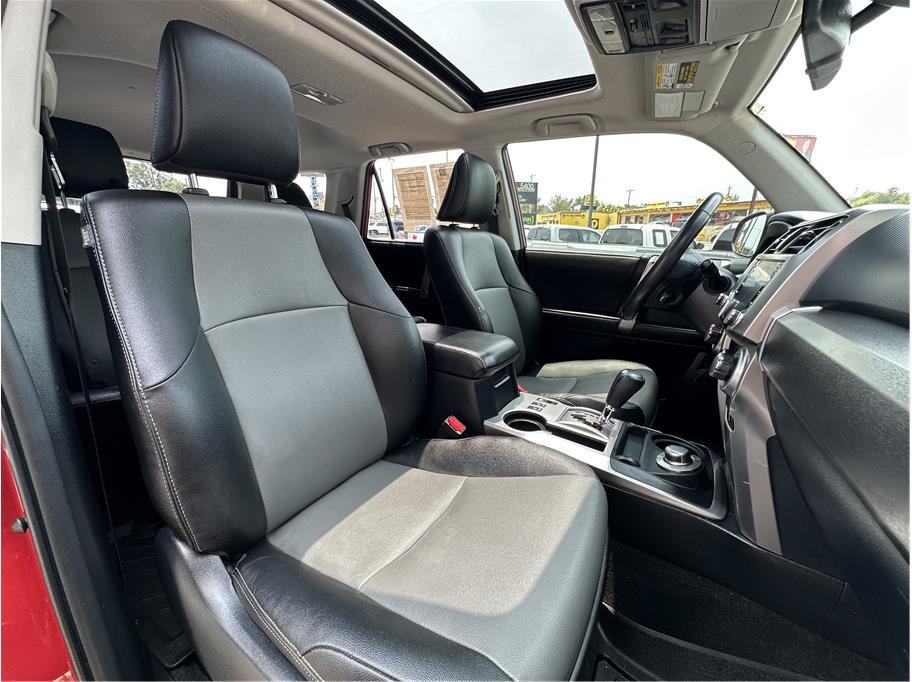 Used 2021 Toyota 4Runner SR5 Premium w/ Moonroof Package AWD/4WD image 4