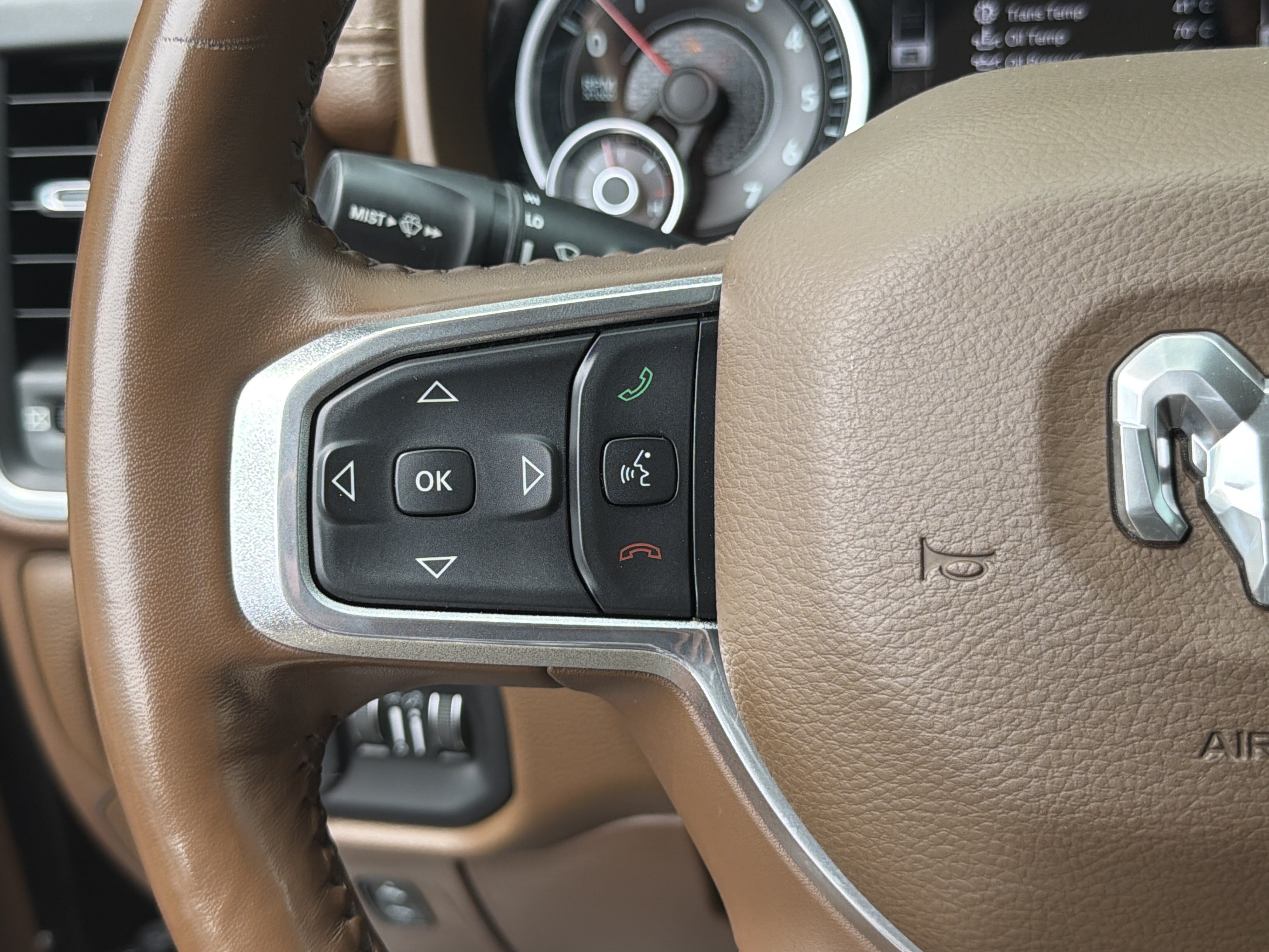 Used 2020 RAM 1500 Laramie AWD/4WD image 25