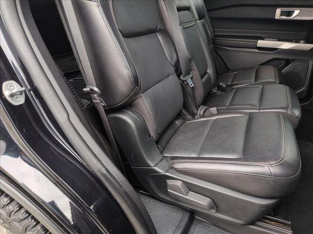 Used 2021 Ford Explorer Limited w/ Equipment Group 301A AWD/4WD image 19