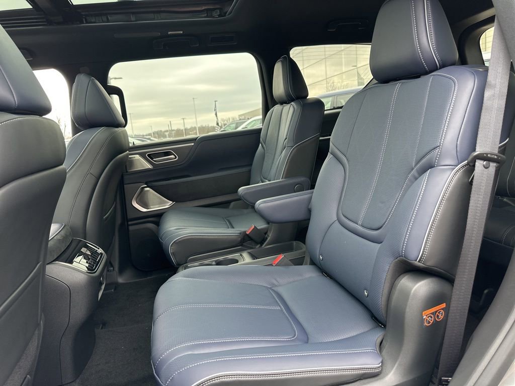 New 2026 INFINITI QX80 4WD w/ Sport Exterior Package image 32