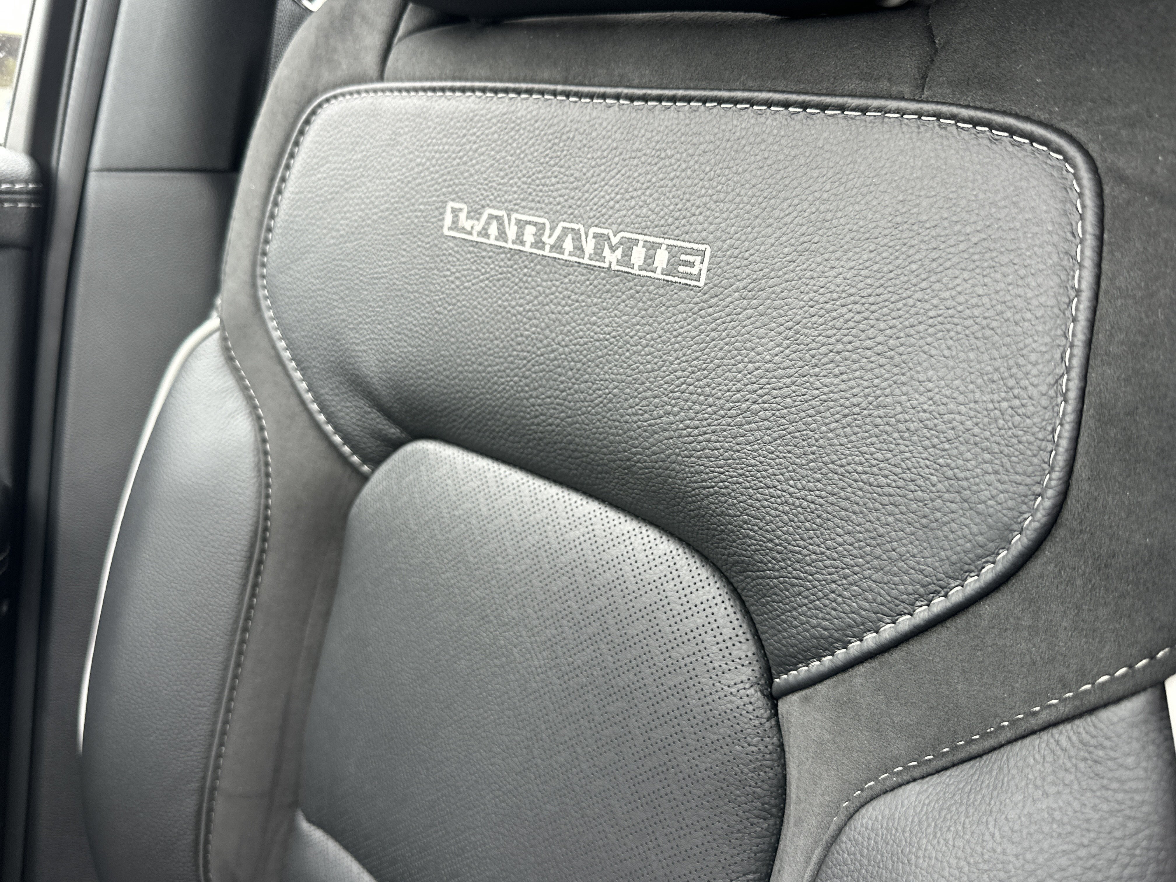 New 2027 RAM 1500 Laramie AWD/4WD image 4