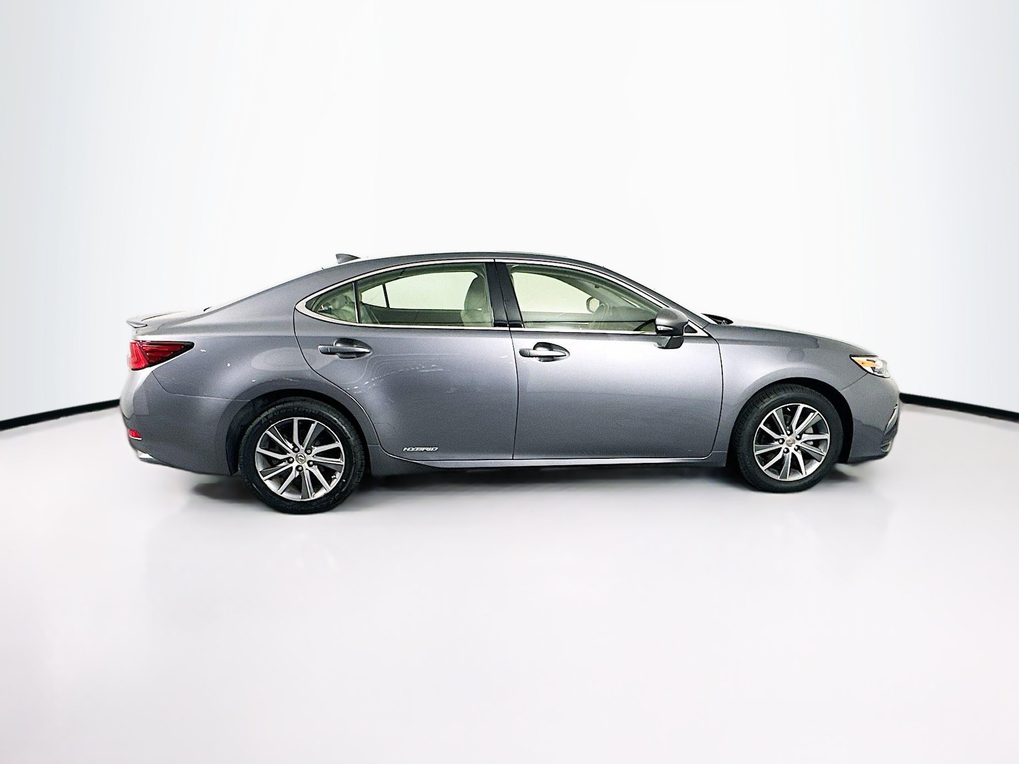 Used 2017 Lexus ES 300h w/ Luxury Package FWD image 10