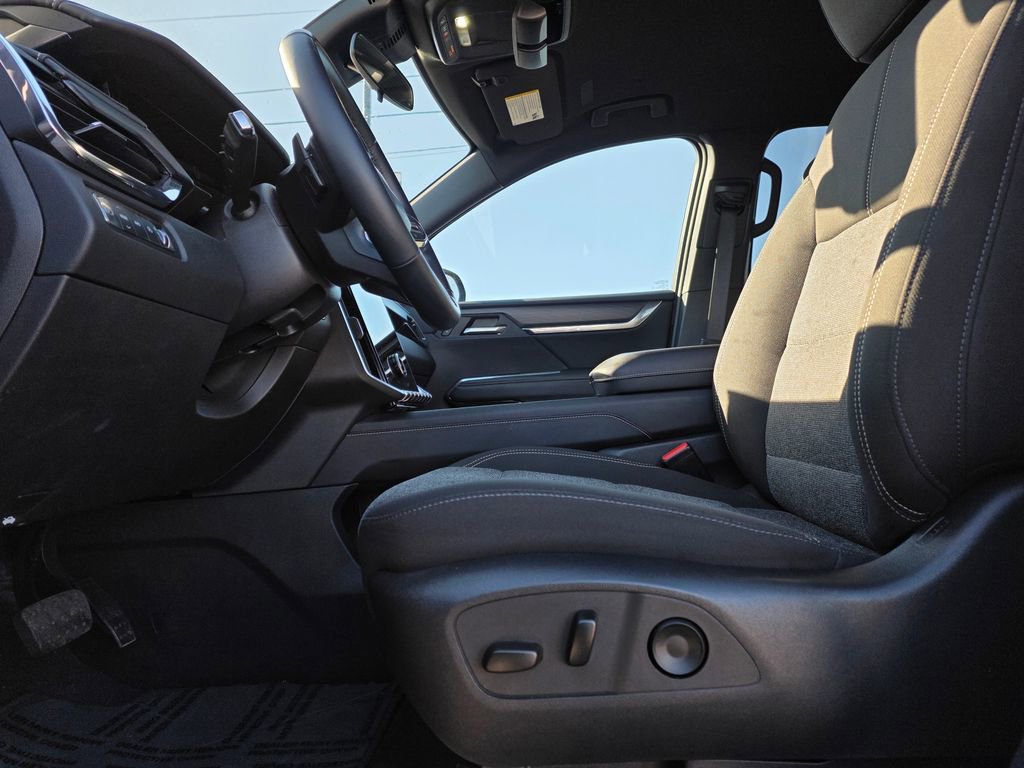 Used 2025 GMC Acadia Elevation image 11