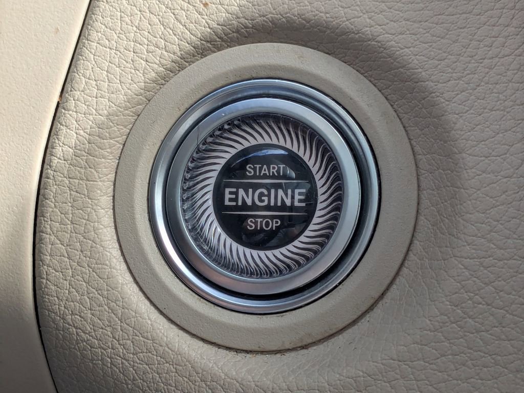 Certified 2022 Mercedes-Benz GLC 300 4MATIC w/ Premium Package Lite image 15