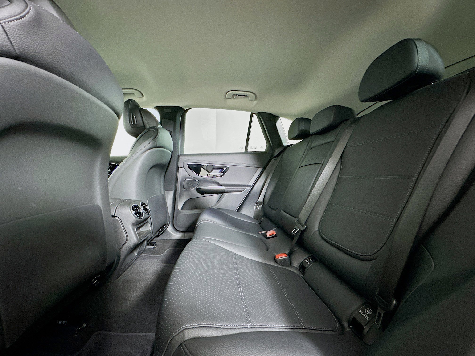 Used 2024 Mercedes-Benz GLC 300 image 27