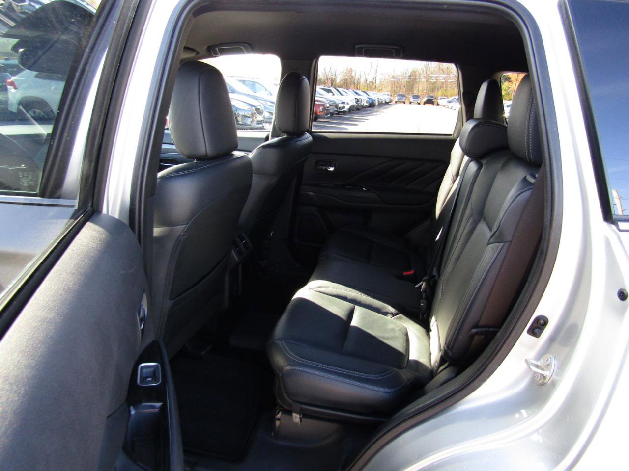 Used 2022 Mitsubishi Outlander SEL AWD/4WD image 19
