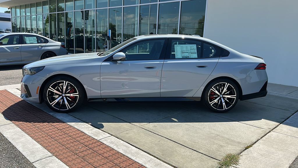 Used 2026 BMW 530i w/ M Sport Package RWD image 3
