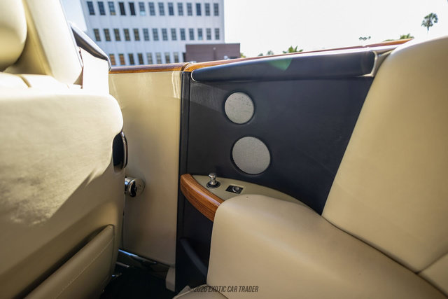 Used 2010 Rolls-Royce Phantom Drophead Coupe RWD image 43